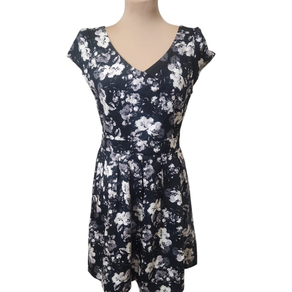 IXIA🔖NWT! Black & White Floral Print Retro 1950s Fit & Flare Dress - Size L - Picture 5 of 14